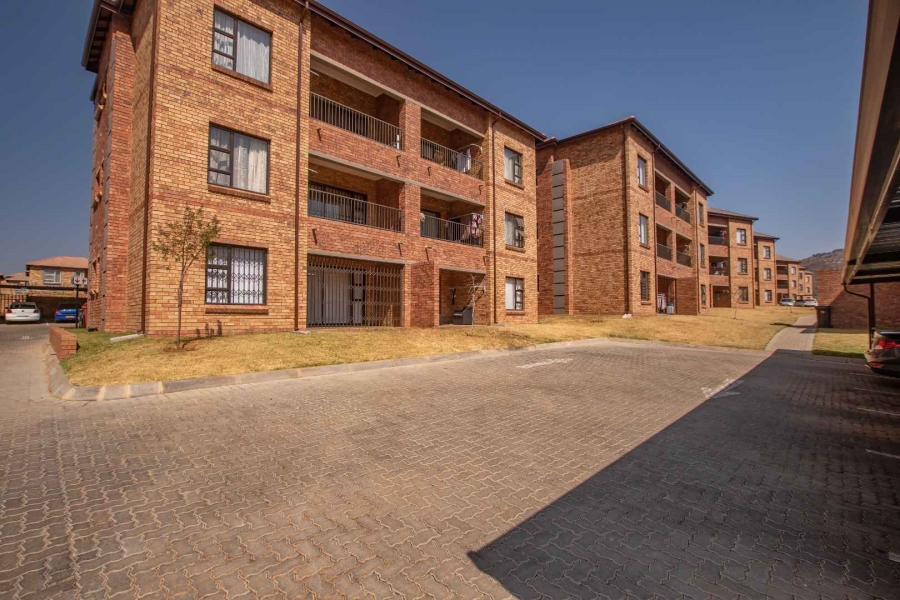 2 Bedroom Property for Sale in Wilgeheuwel Gauteng