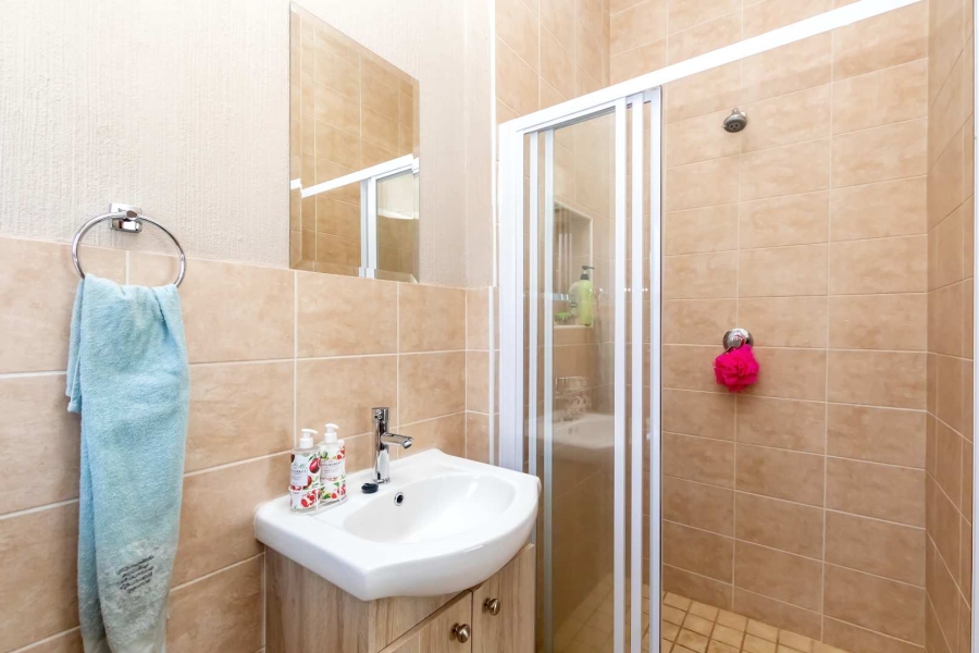 2 Bedroom Property for Sale in Wilgeheuwel Gauteng