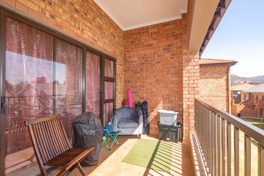 2 Bedroom Property for Sale in Wilgeheuwel Gauteng