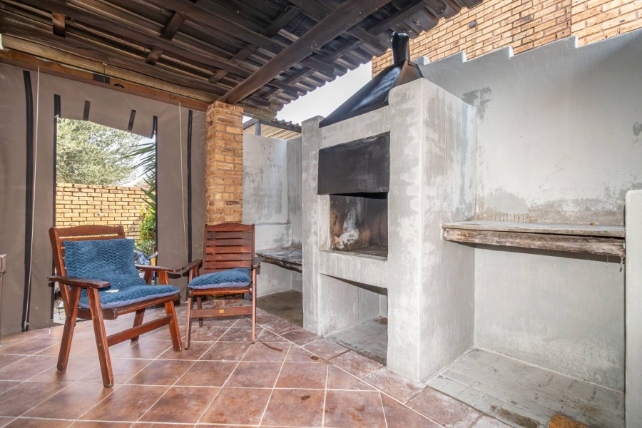 3 Bedroom Property for Sale in Honeypark Gauteng