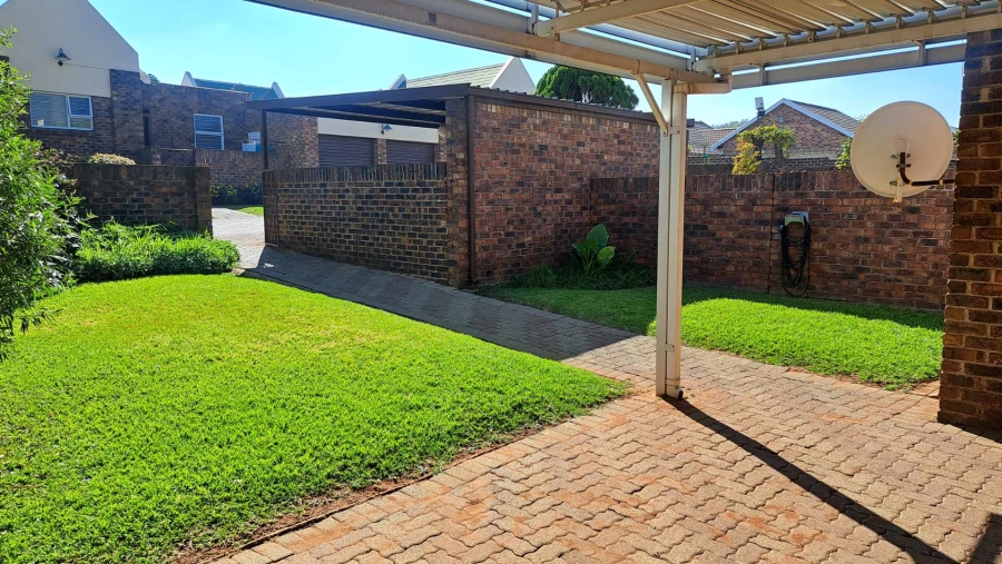 To Let 2 Bedroom Property for Rent in Oakdene Gauteng