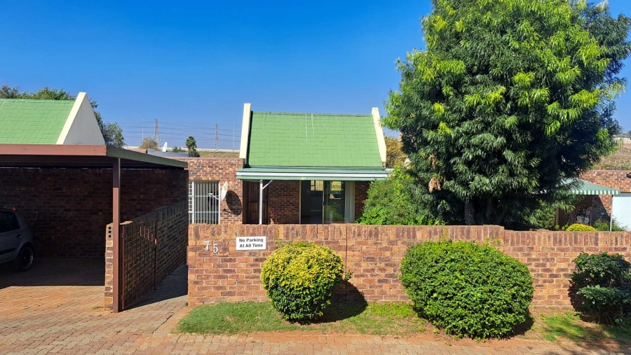 To Let 2 Bedroom Property for Rent in Oakdene Gauteng