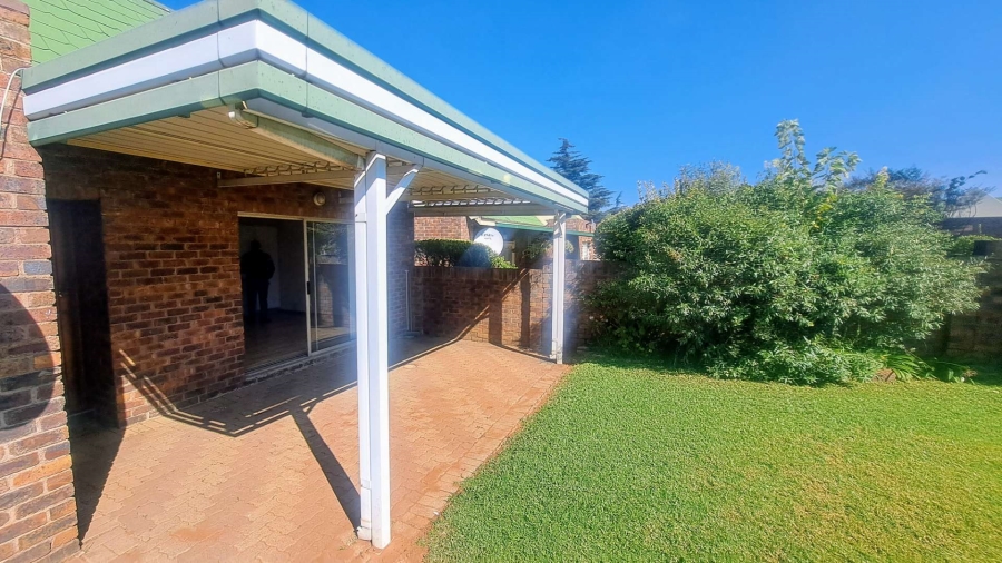 To Let 2 Bedroom Property for Rent in Oakdene Gauteng