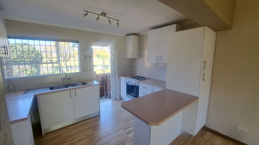To Let 2 Bedroom Property for Rent in Oakdene Gauteng