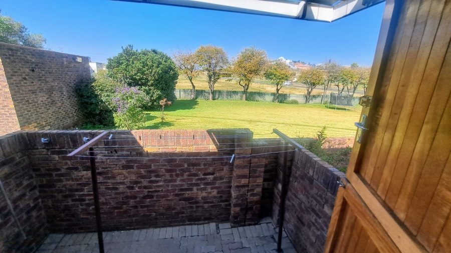 To Let 2 Bedroom Property for Rent in Oakdene Gauteng