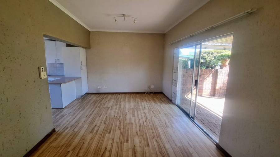 To Let 2 Bedroom Property for Rent in Oakdene Gauteng