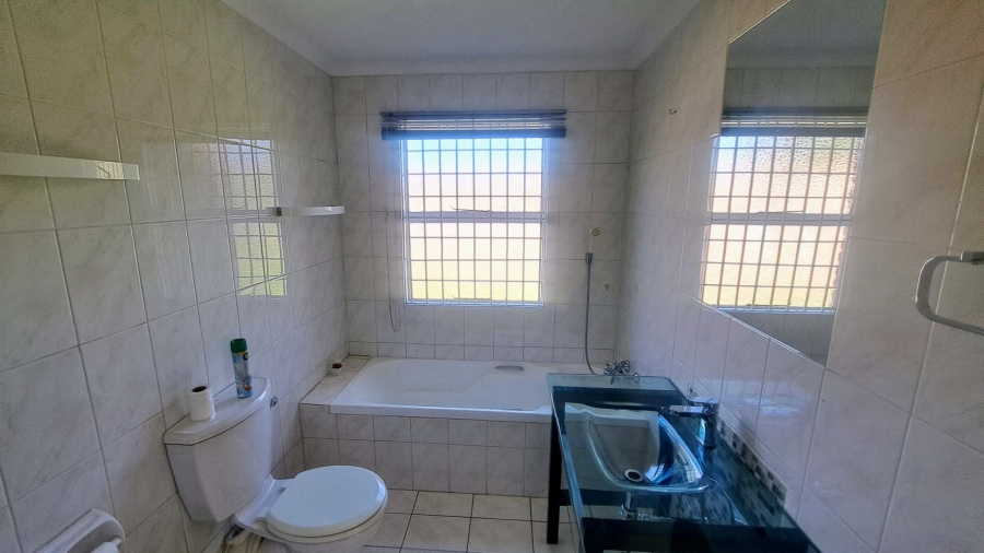 To Let 2 Bedroom Property for Rent in Oakdene Gauteng