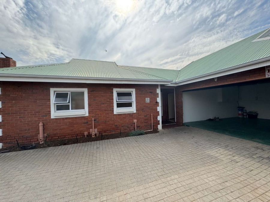 3 Bedroom Property for Sale in New Redruth Gauteng