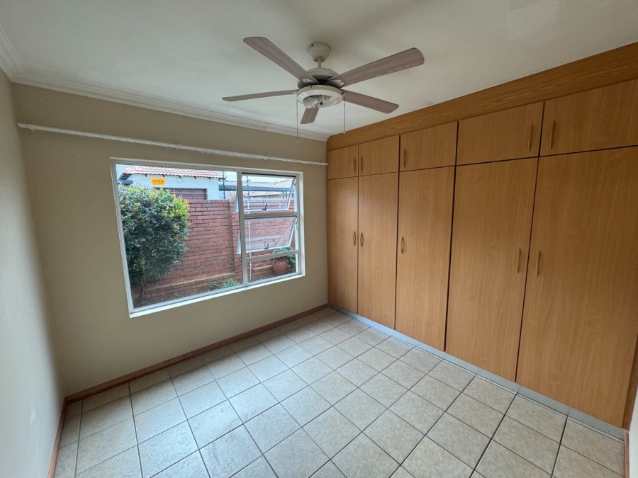 3 Bedroom Property for Sale in New Redruth Gauteng