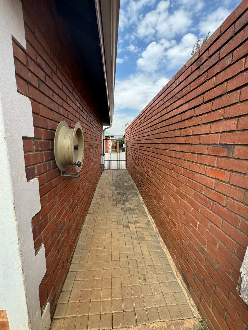 3 Bedroom Property for Sale in New Redruth Gauteng
