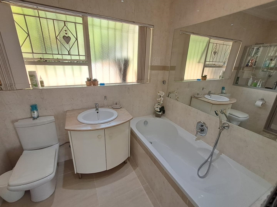 3 Bedroom Property for Sale in Glenvista Gauteng
