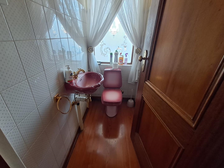 4 Bedroom Property for Sale in Glenvista Gauteng