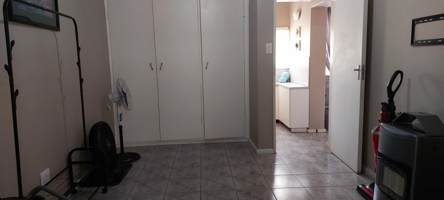 9 Bedroom Property for Sale in Tulisa Park Gauteng