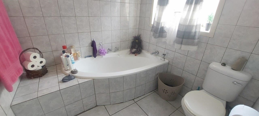 9 Bedroom Property for Sale in Tulisa Park Gauteng