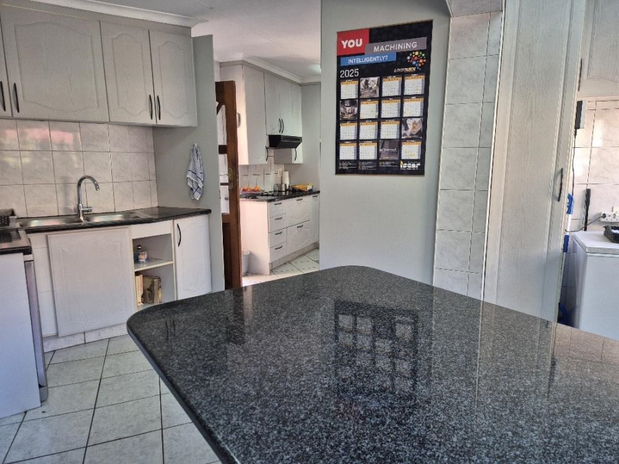 3 Bedroom Property for Sale in Freeway Park Gauteng