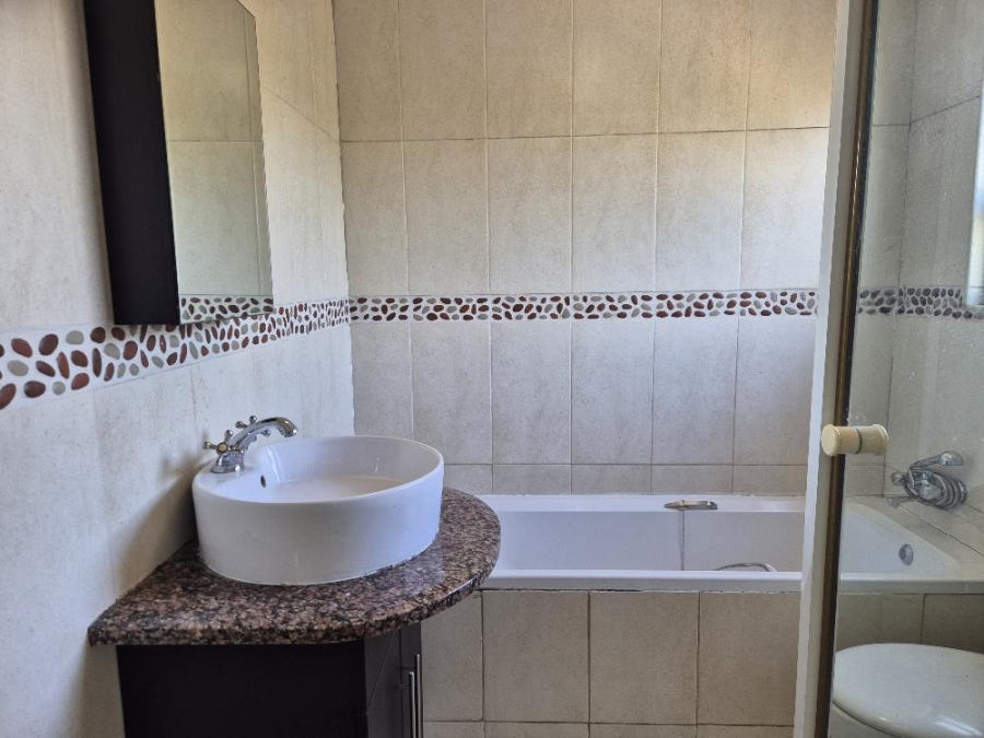 3 Bedroom Property for Sale in Freeway Park Gauteng