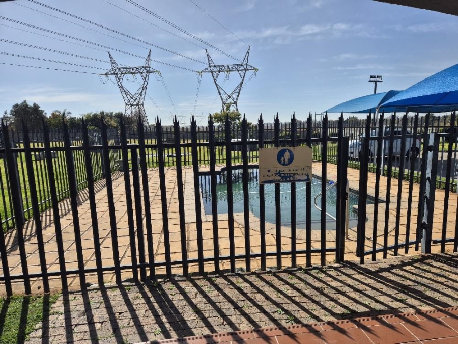 2 Bedroom Property for Sale in Clearwater Estate Gauteng