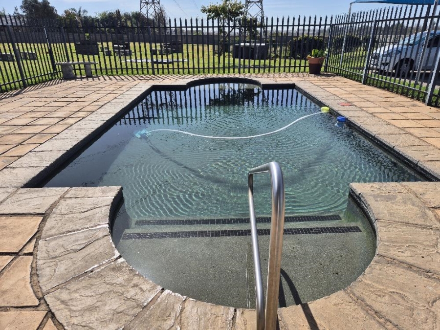 2 Bedroom Property for Sale in Clearwater Estate Gauteng