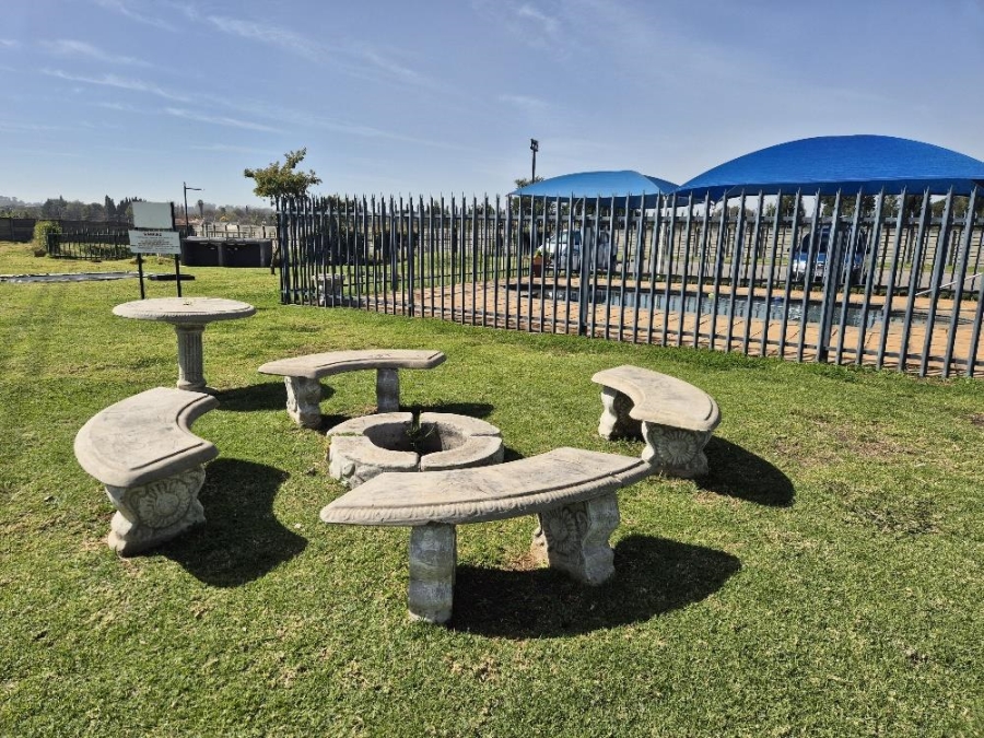 2 Bedroom Property for Sale in Clearwater Estate Gauteng