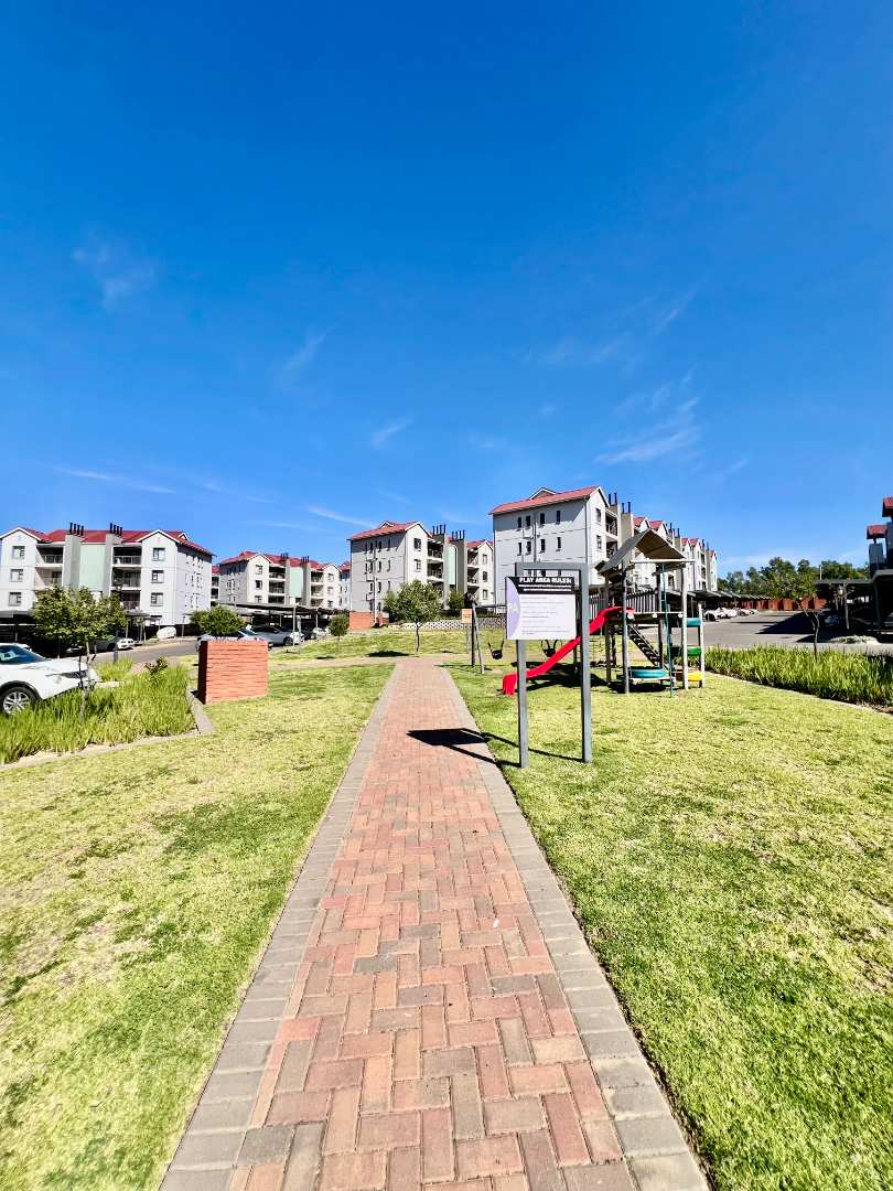 1 Bedroom Property for Sale in Modderfontein Gauteng