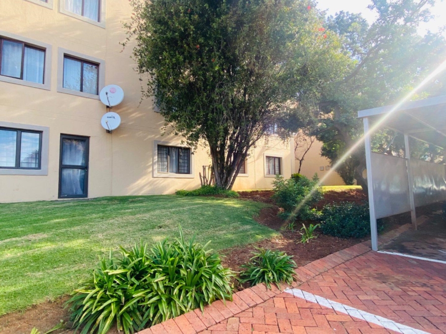 To Let 2 Bedroom Property for Rent in Weltevreden A H Gauteng