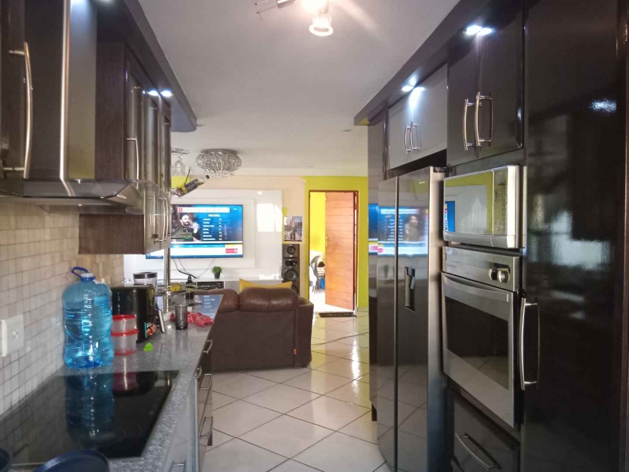3 Bedroom Property for Sale in The Orchards Gauteng