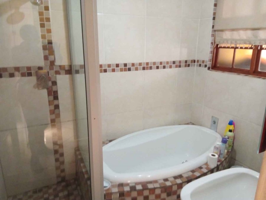 3 Bedroom Property for Sale in The Orchards Gauteng