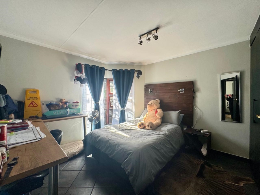 4 Bedroom Property for Sale in Waterkloof Ridge Gauteng