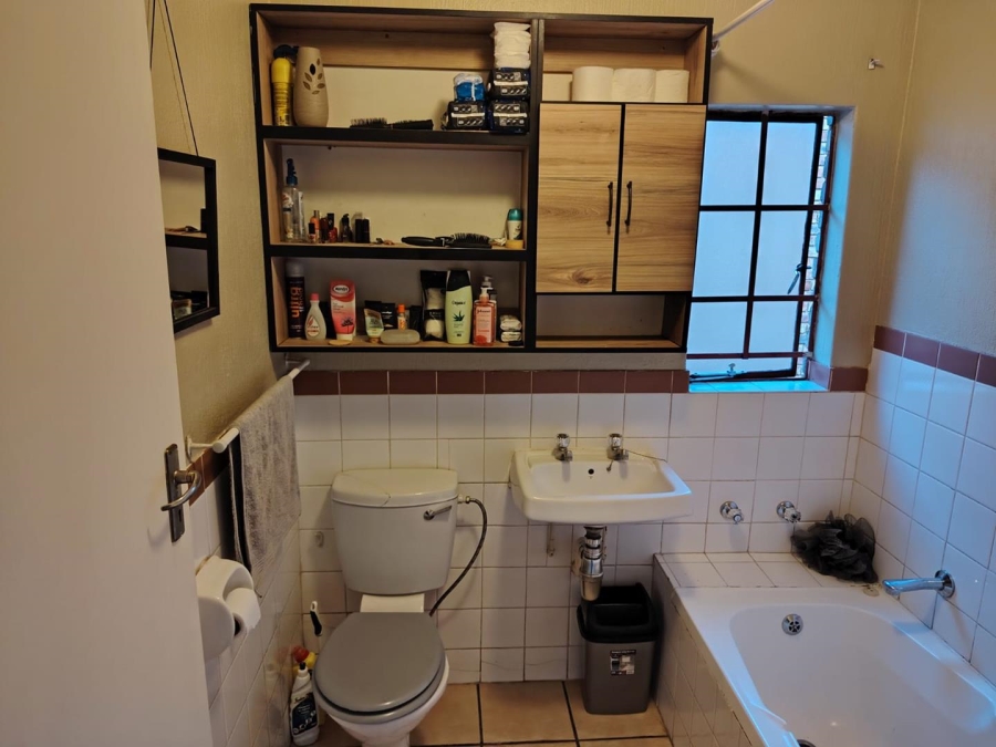 2 Bedroom Property for Sale in Moregloed Gauteng
