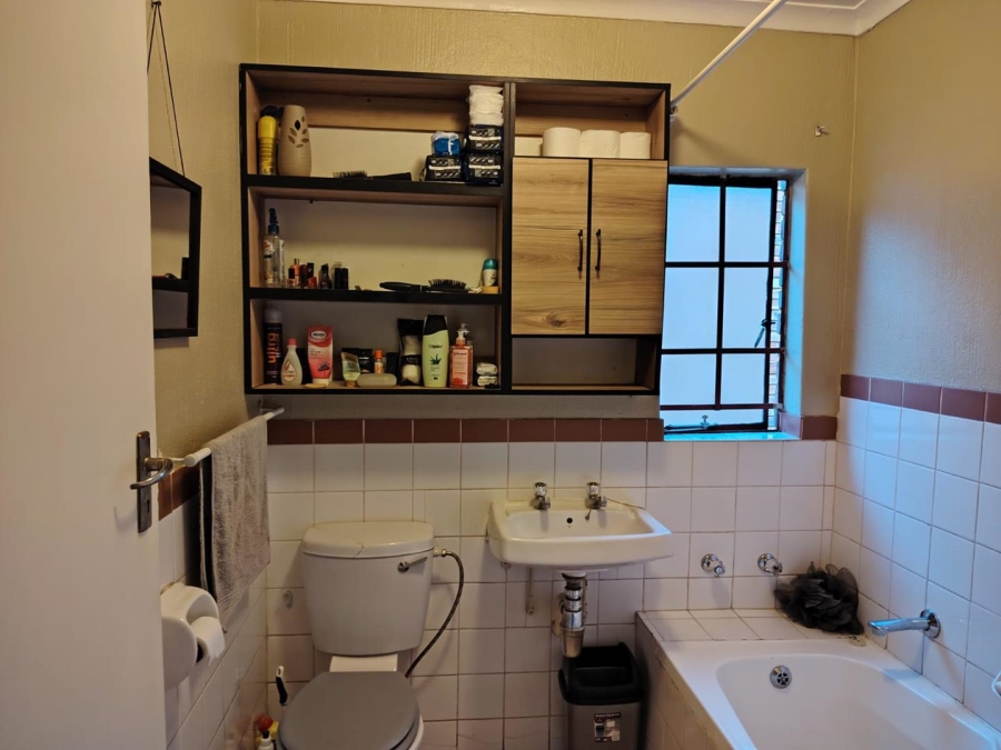 2 Bedroom Property for Sale in Moregloed Gauteng