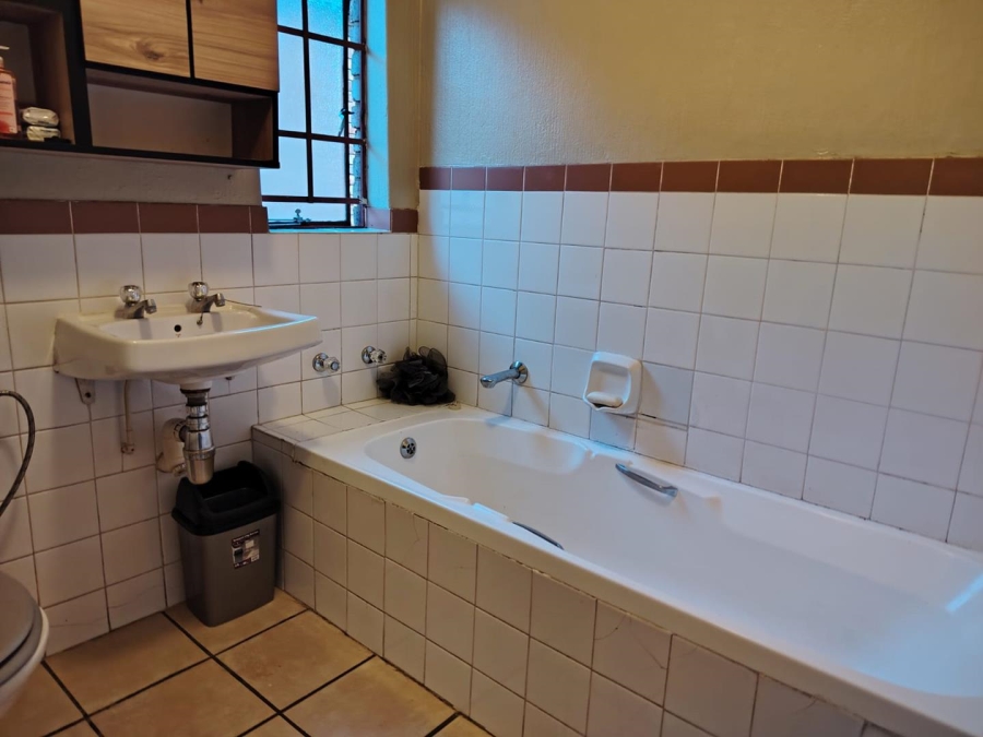 2 Bedroom Property for Sale in Moregloed Gauteng
