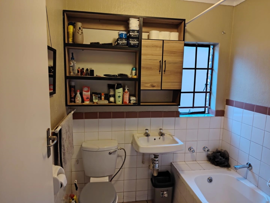 2 Bedroom Property for Sale in Moregloed Gauteng