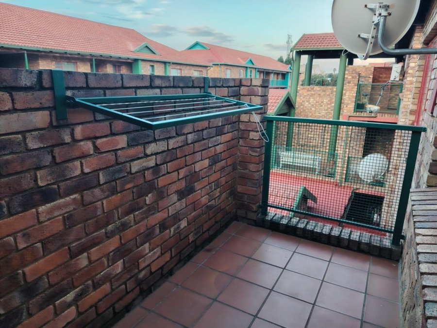 2 Bedroom Property for Sale in Moregloed Gauteng