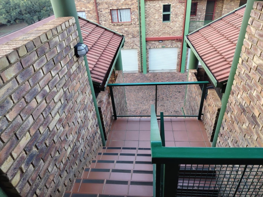 2 Bedroom Property for Sale in Moregloed Gauteng