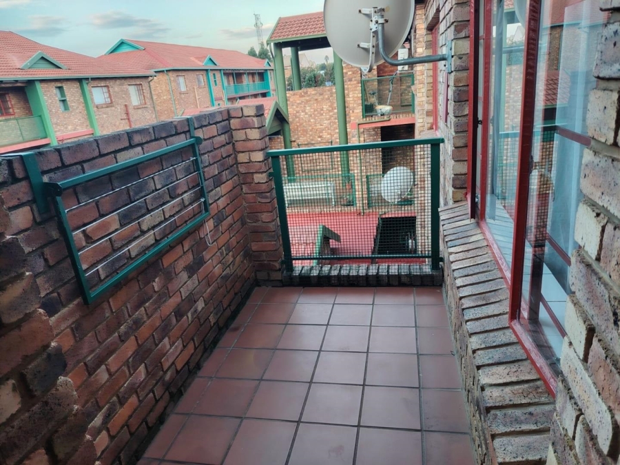 2 Bedroom Property for Sale in Moregloed Gauteng