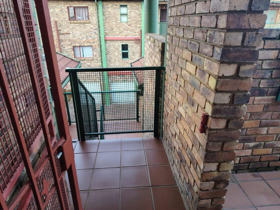 2 Bedroom Property for Sale in Moregloed Gauteng