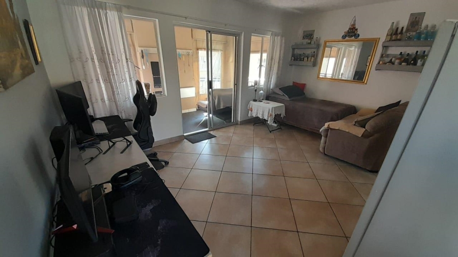 2 Bedroom Property for Sale in Glen Marais Gauteng