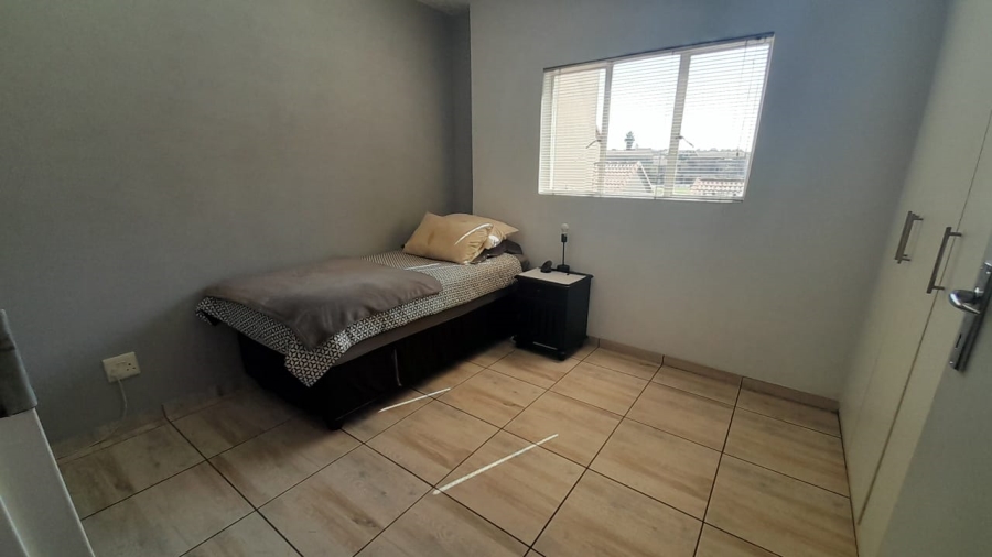 2 Bedroom Property for Sale in Glen Marais Gauteng