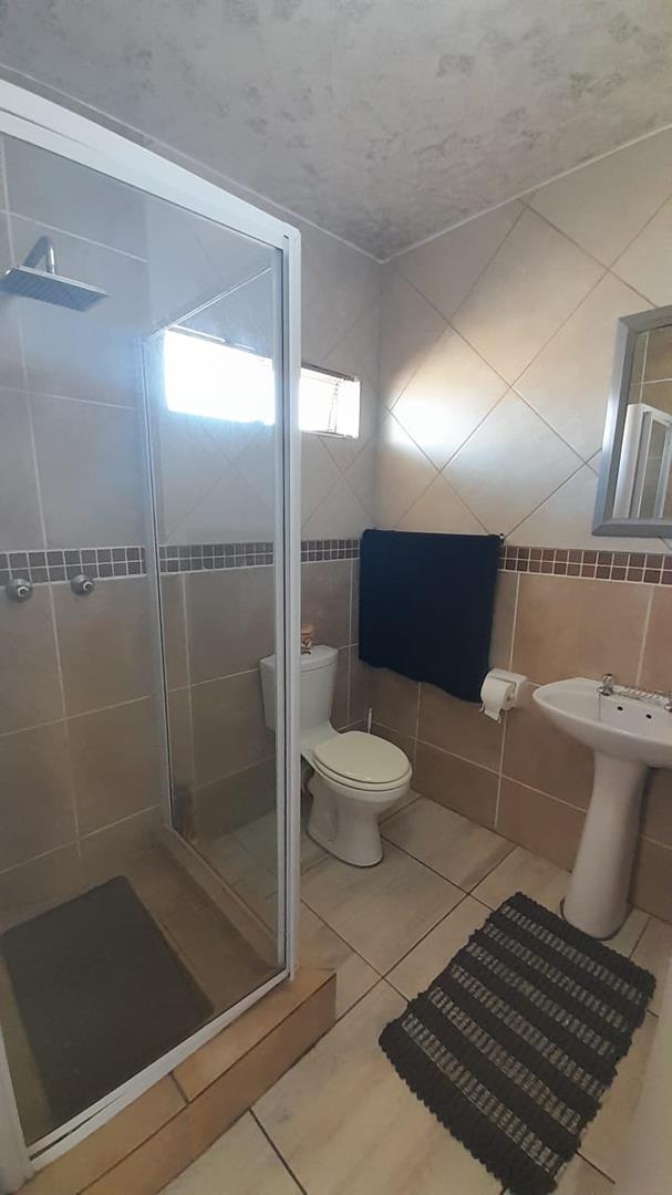 2 Bedroom Property for Sale in Glen Marais Gauteng