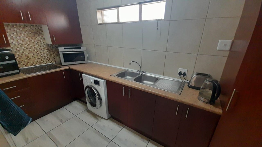2 Bedroom Property for Sale in Glen Marais Gauteng