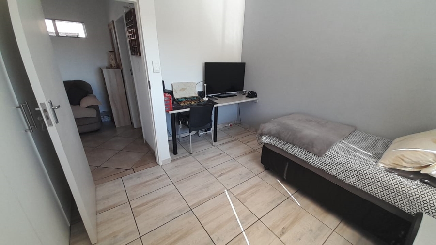 2 Bedroom Property for Sale in Glen Marais Gauteng