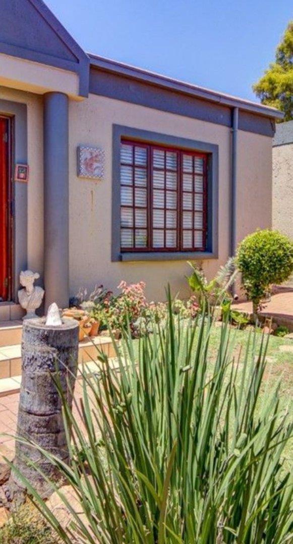 3 Bedroom Property for Sale in Glen Marais Gauteng