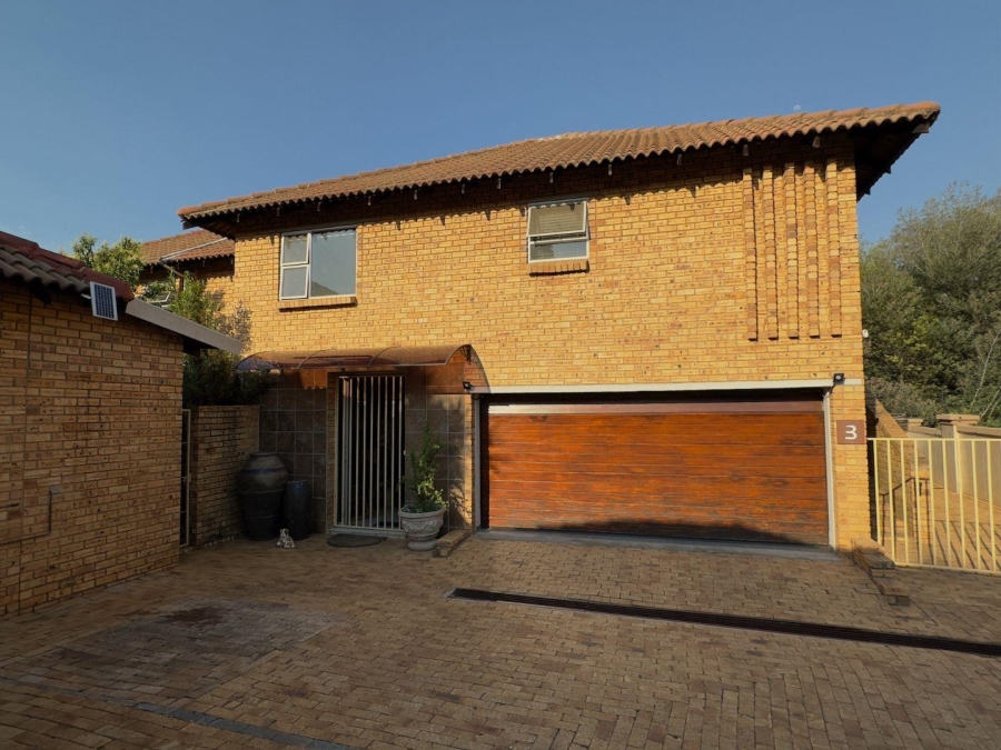 4 Bedroom Property for Sale in Glenvista Gauteng