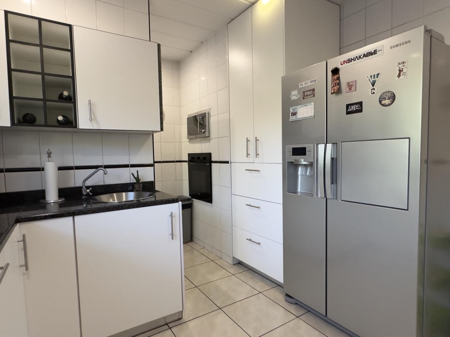 4 Bedroom Property for Sale in Glenvista Gauteng