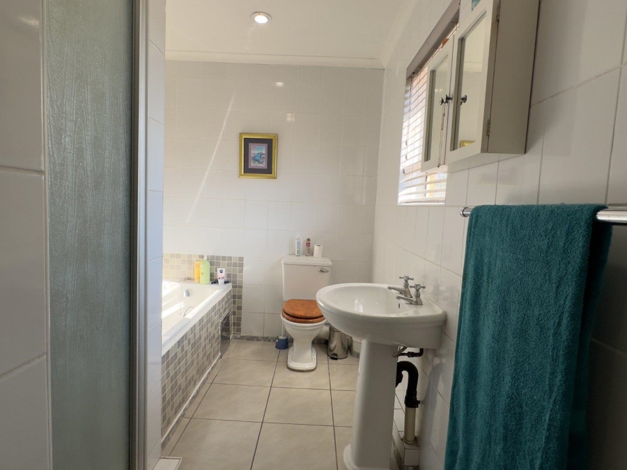 4 Bedroom Property for Sale in Glenvista Gauteng