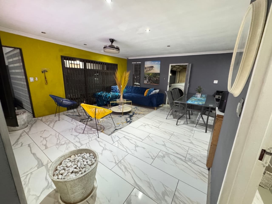3 Bedroom Property for Sale in Roodekop Gauteng