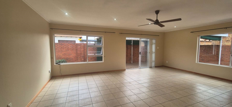 3 Bedroom Property for Sale in New Redruth Gauteng