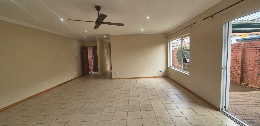 3 Bedroom Property for Sale in New Redruth Gauteng