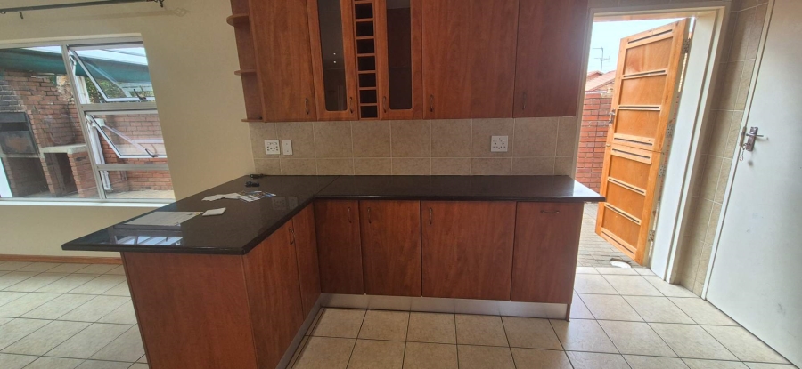 3 Bedroom Property for Sale in New Redruth Gauteng
