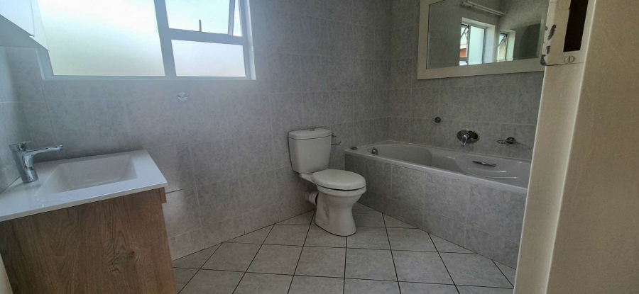 3 Bedroom Property for Sale in New Redruth Gauteng